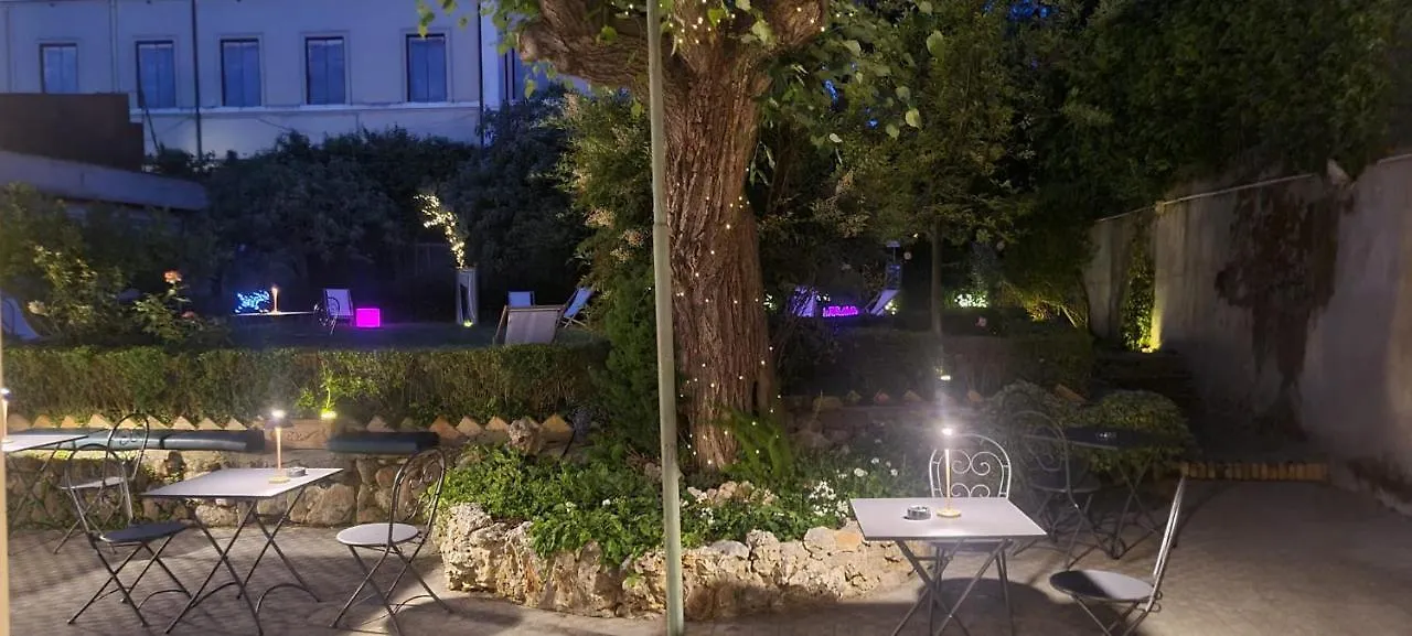 فندق مبيت وإفطار روما Villa Riari Garden